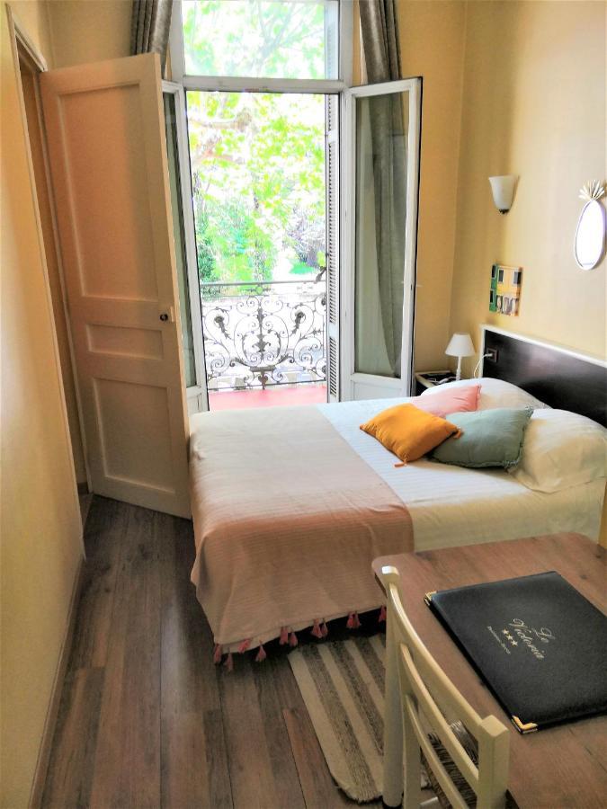 Hotel Le Victoria Драгинян Екстериор снимка