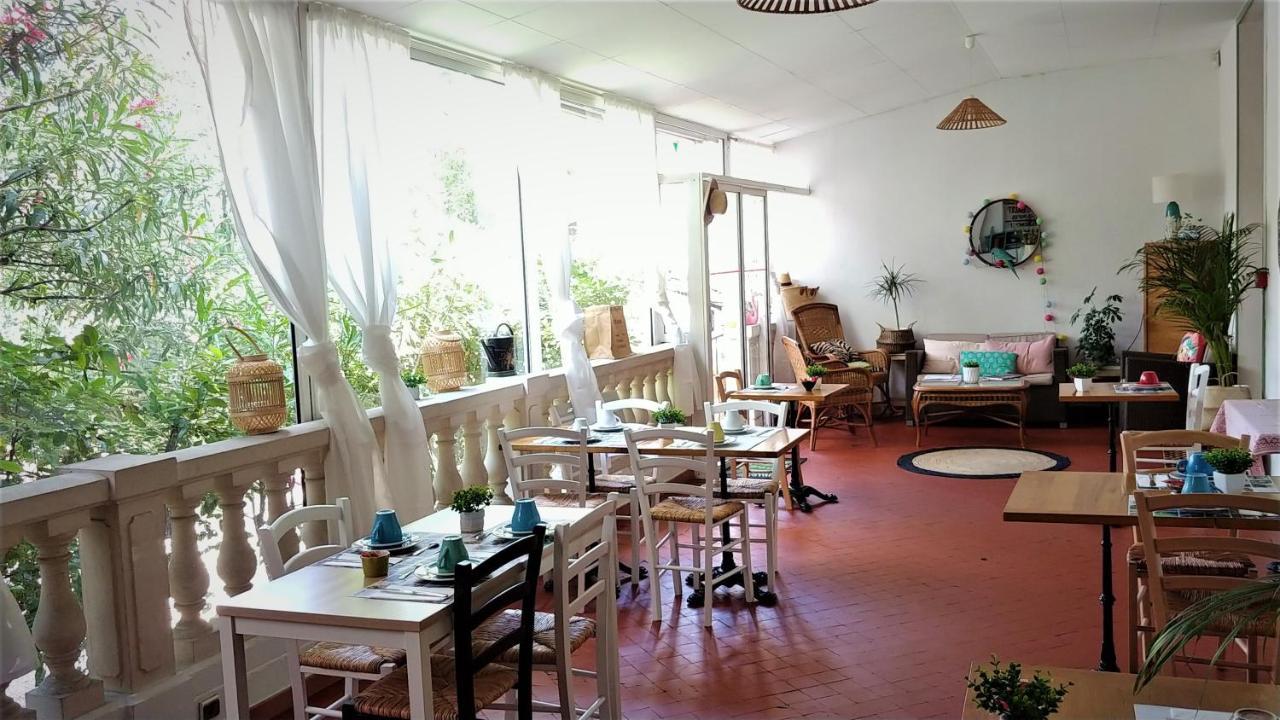 Hotel Le Victoria Драгинян Екстериор снимка